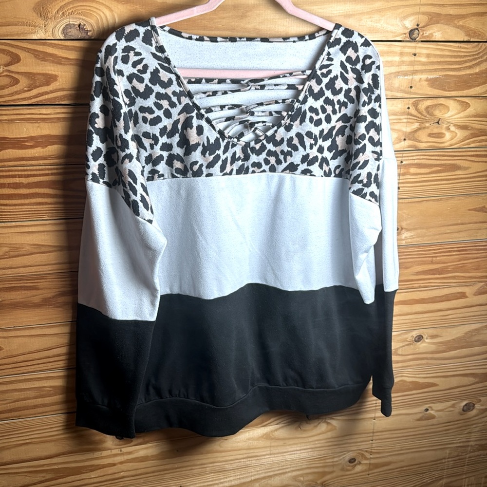 Xl sweater leopard print multi color white black leopard v neck strapped top